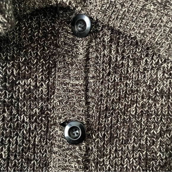 Kenneth Cole woman's cable knit sweater top size L button down extended collar - Picture 3 of 5